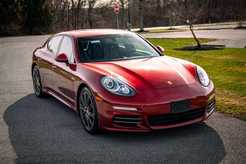 2015 Porsche Panamera sold for $25,925