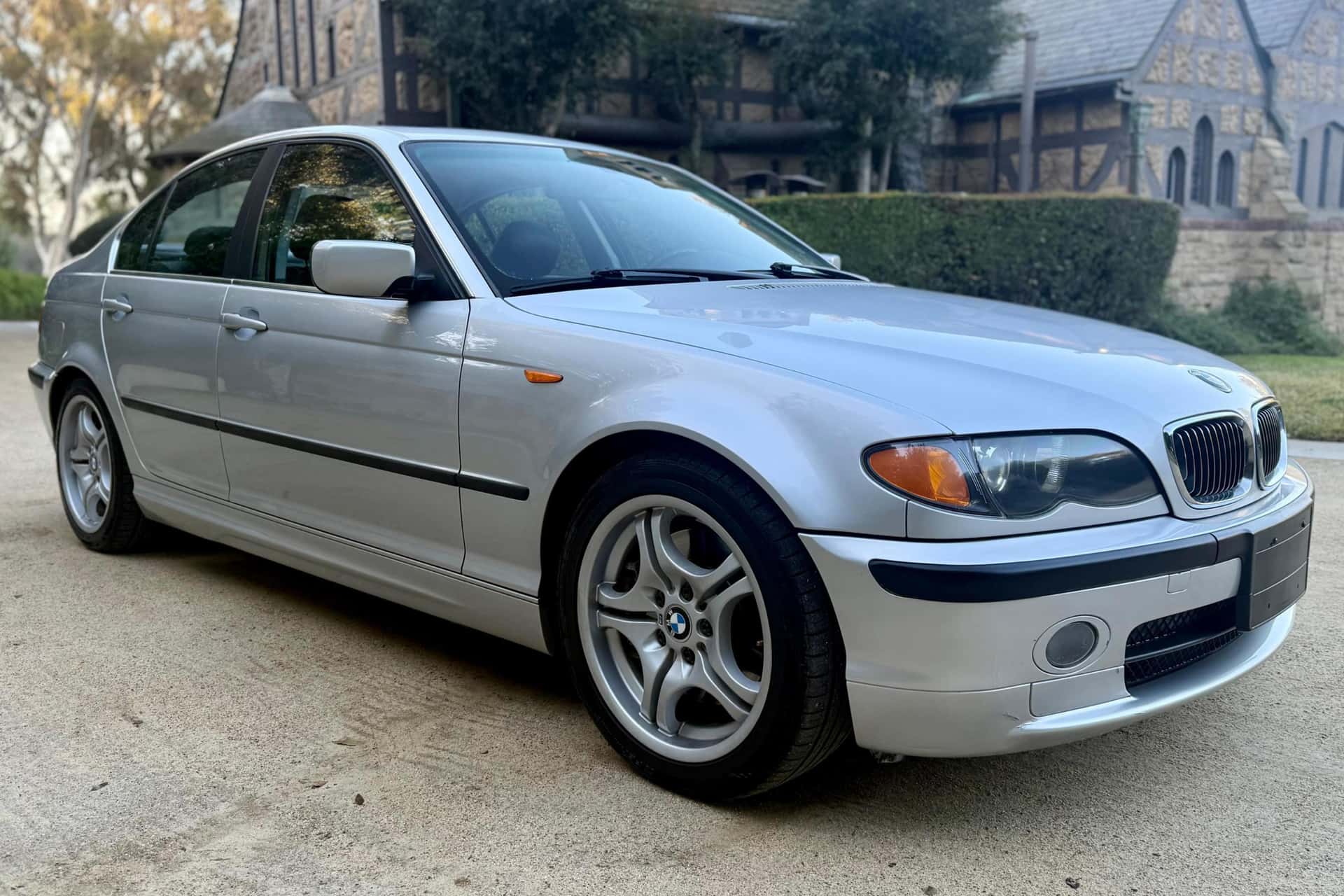 2002 BMW 3 Series sold for $7,000