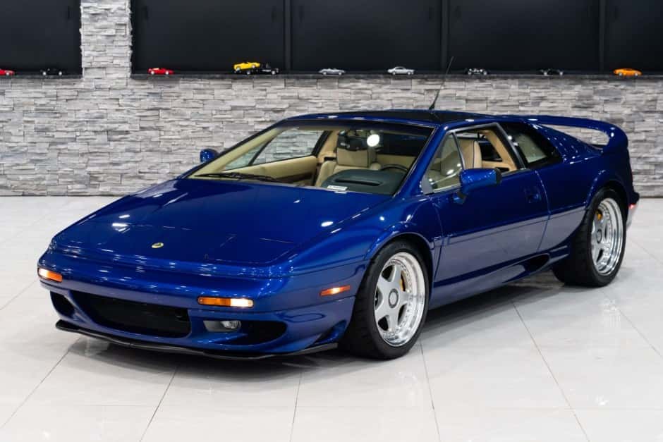 1997 Lotus Esprit sold for $88,888