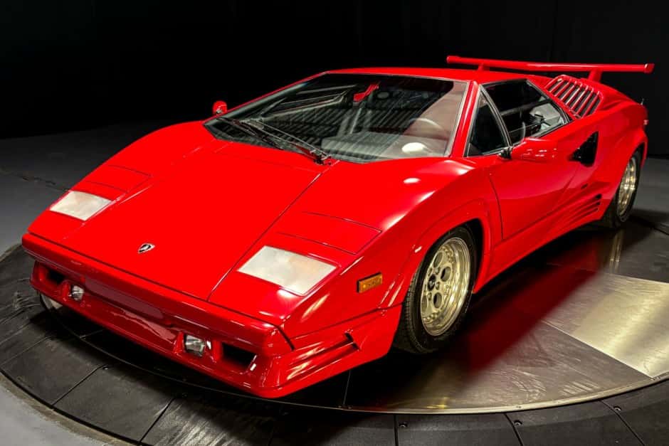 1989 Lamborghini Countach sold for $717,717