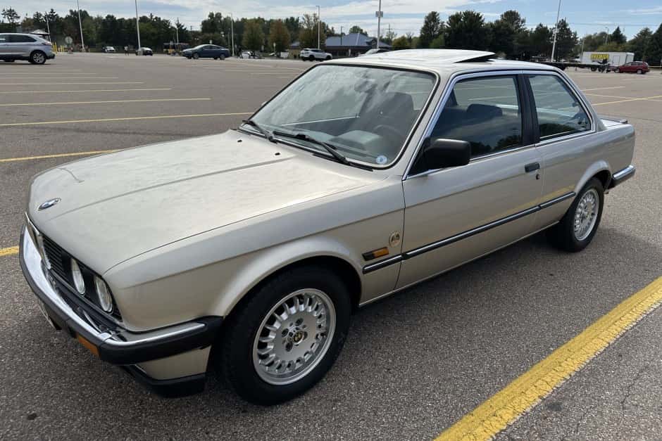1985 BMW E30 3-Series Coupe sold for $16,250