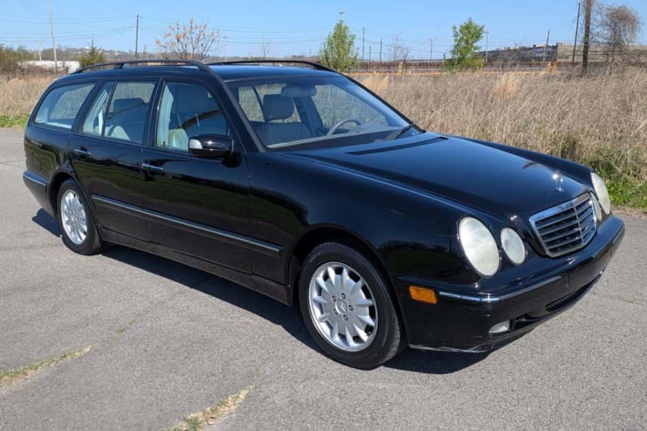2000 Mercedes-Benz W210 E-Class sold for $4,700
