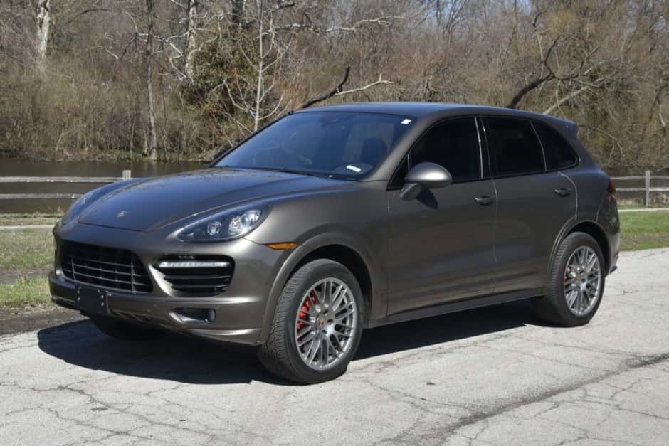 2013 Porsche 958 Cayenne (2011-2018) sold for $10,750