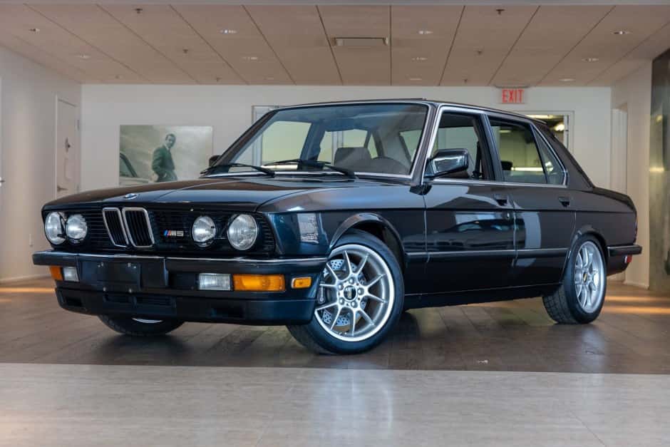 1986 BMW E28 M5 sold for $71,000