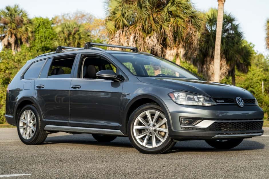 2018 Volkswagen Golf & Rabbit sold for $8,850