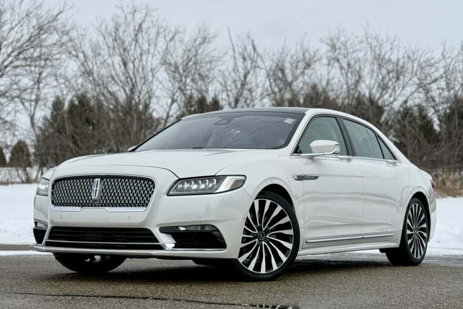 2017 Lincoln Continental (2017-2020) sold for $42,500