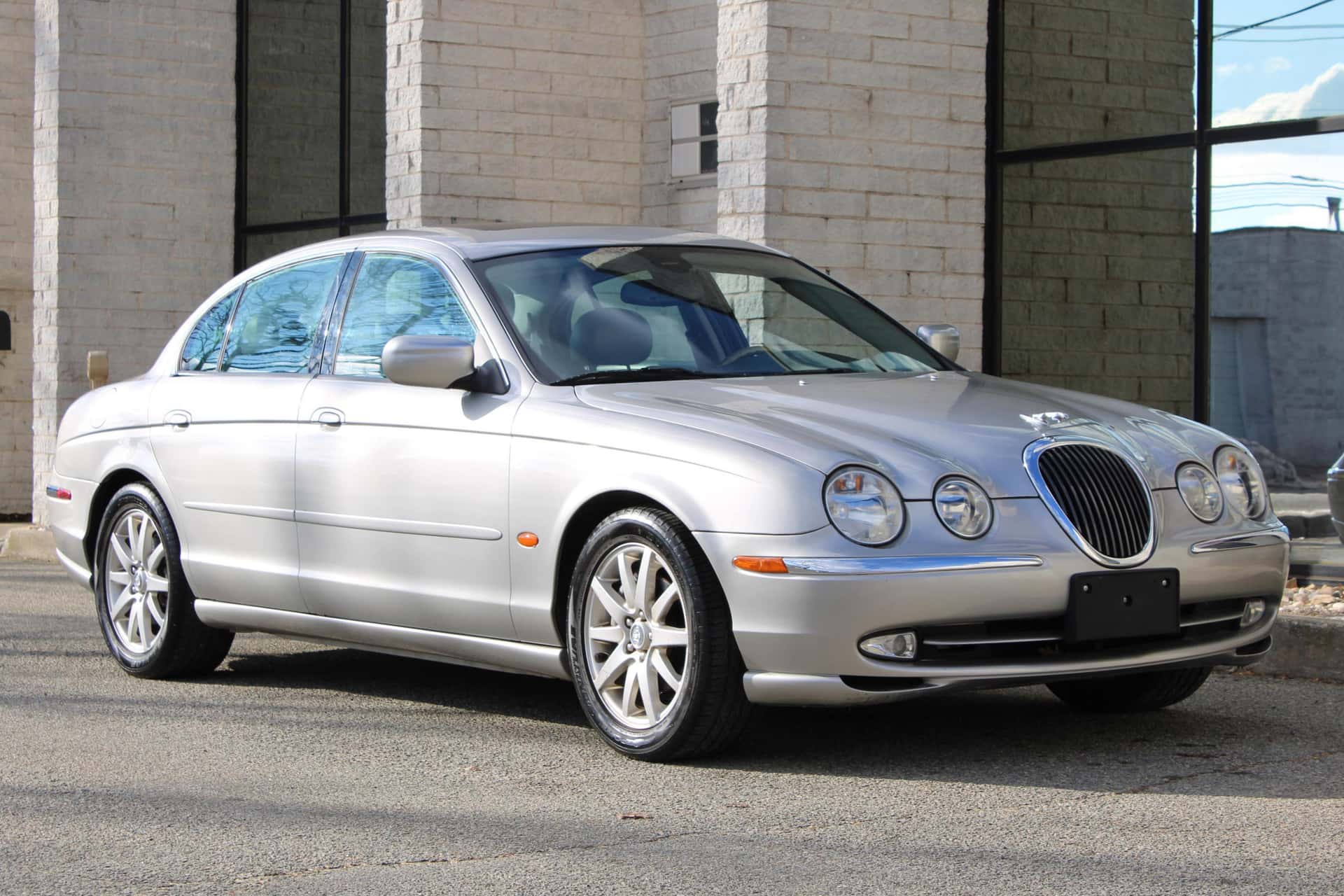 2000 Jaguar S-Type sold for $6,500