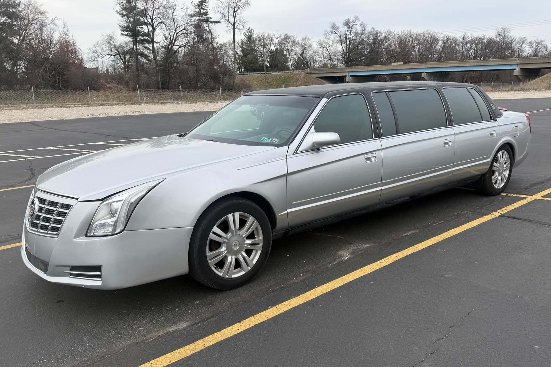 1999 Cadillac DeVille sold for $3,900