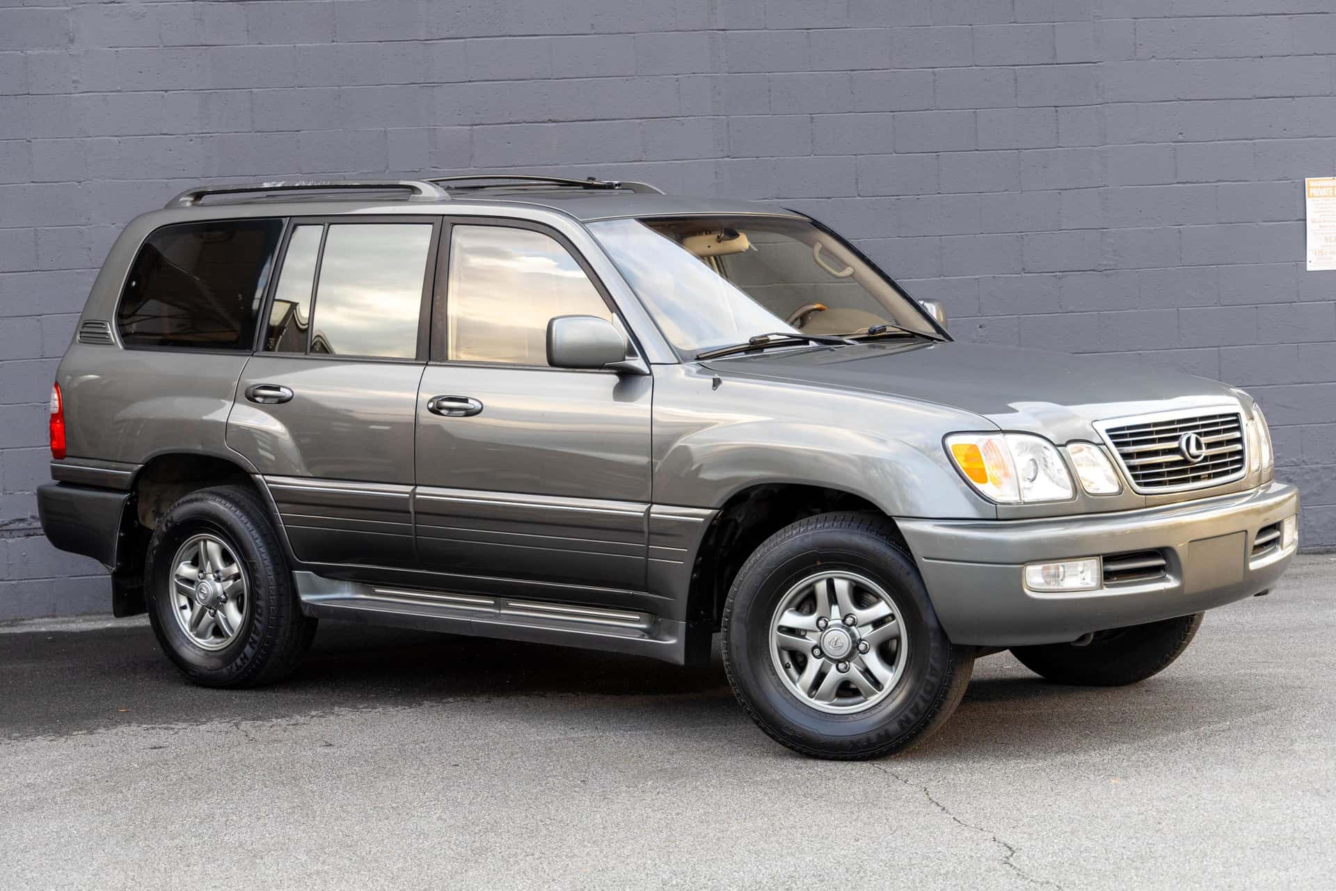 2002 Lexus LX sold for $12,700