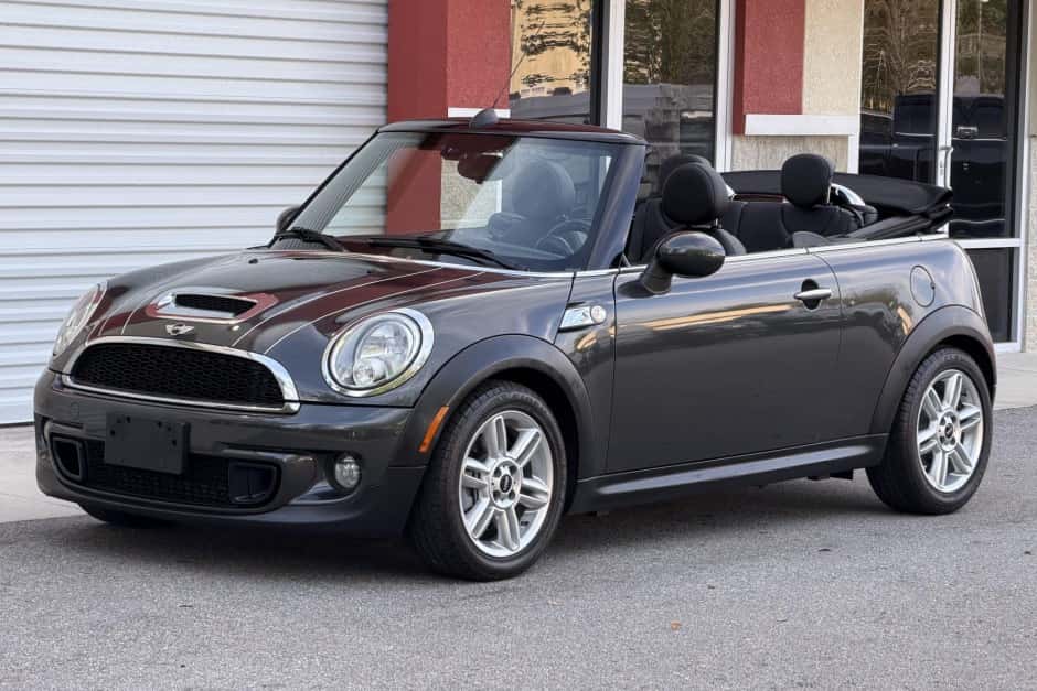 2014 Mini R57 Convertible sold for $5,750