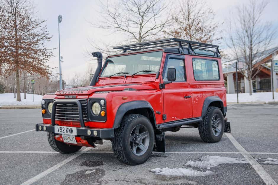 2000 Land Rover 90 / Defender 90 (Euro Spec) sold for $15,000