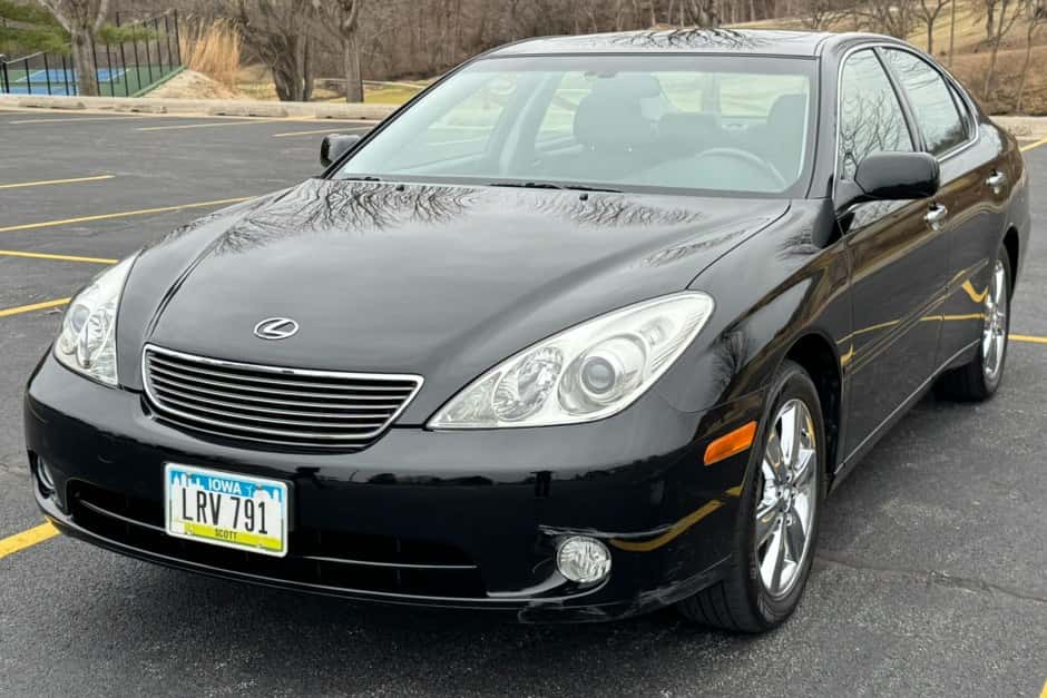 2005 Lexus ES sold for $18,350