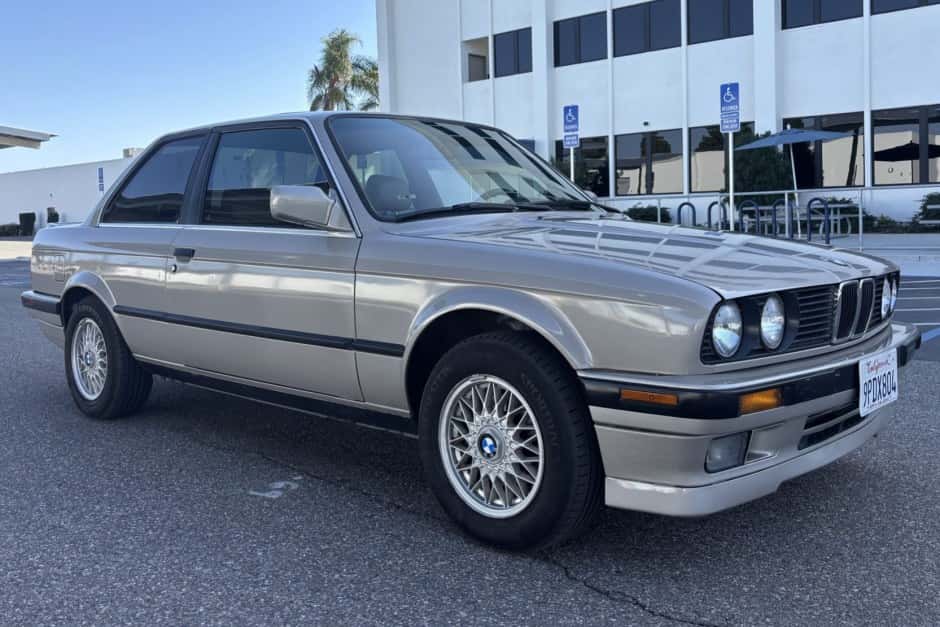 1990 BMW E30 3-Series Coupe sold for $9,950