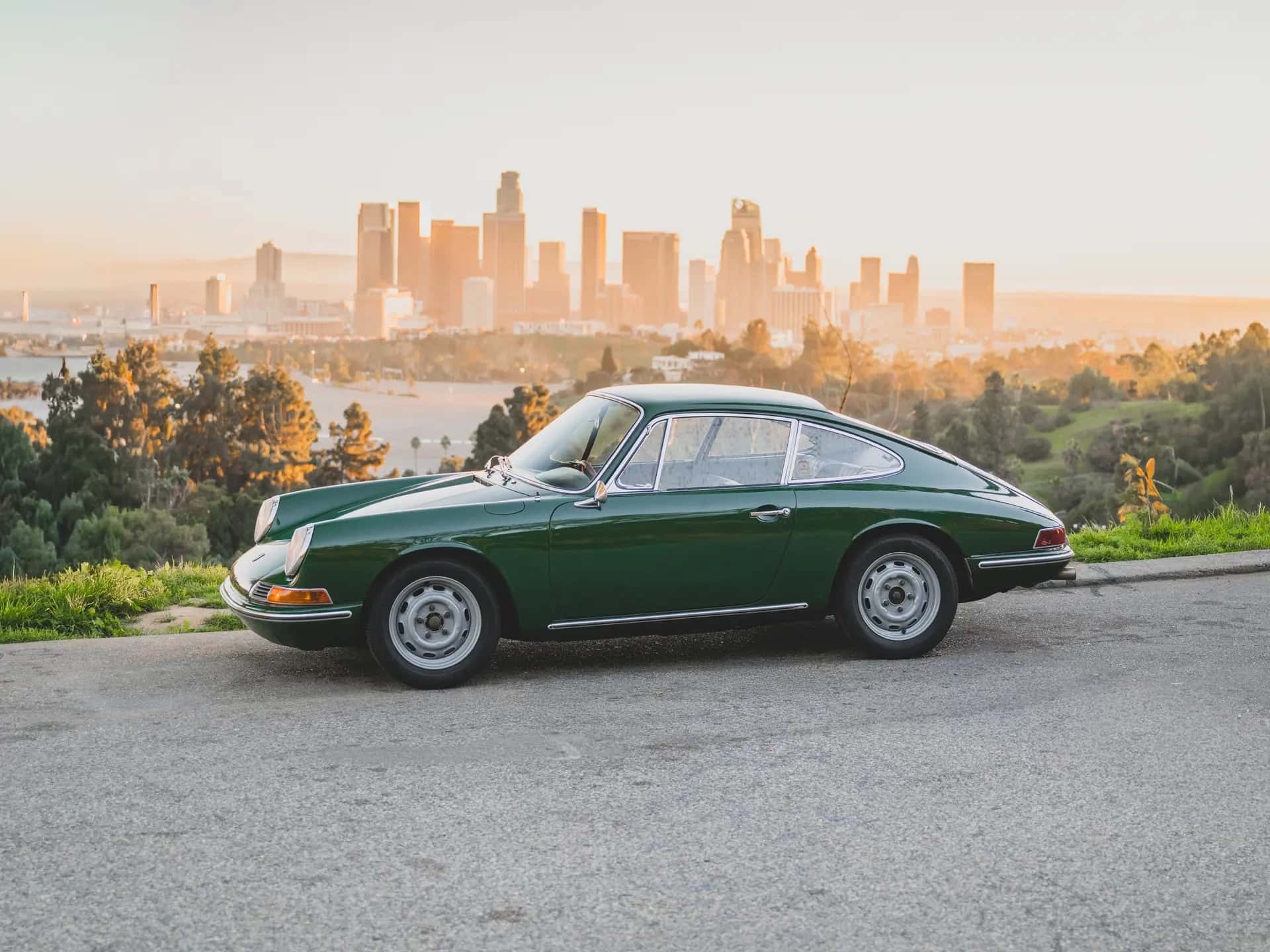 1966 Porsche 911 sold for $192,500