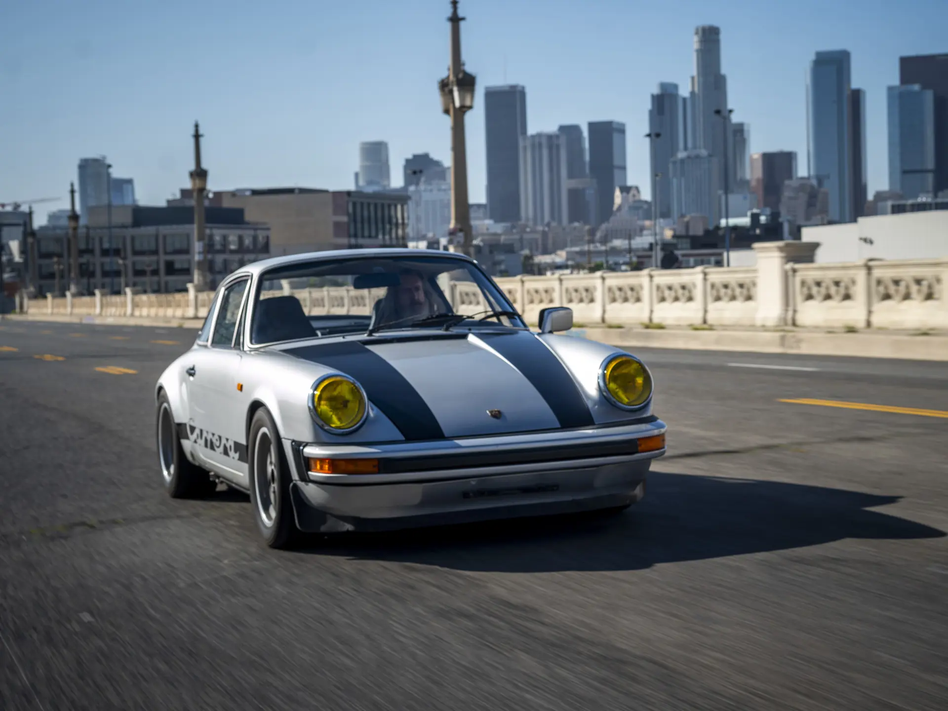1976 Porsche 911 Carrera 2.7 MFI sold for $225,500