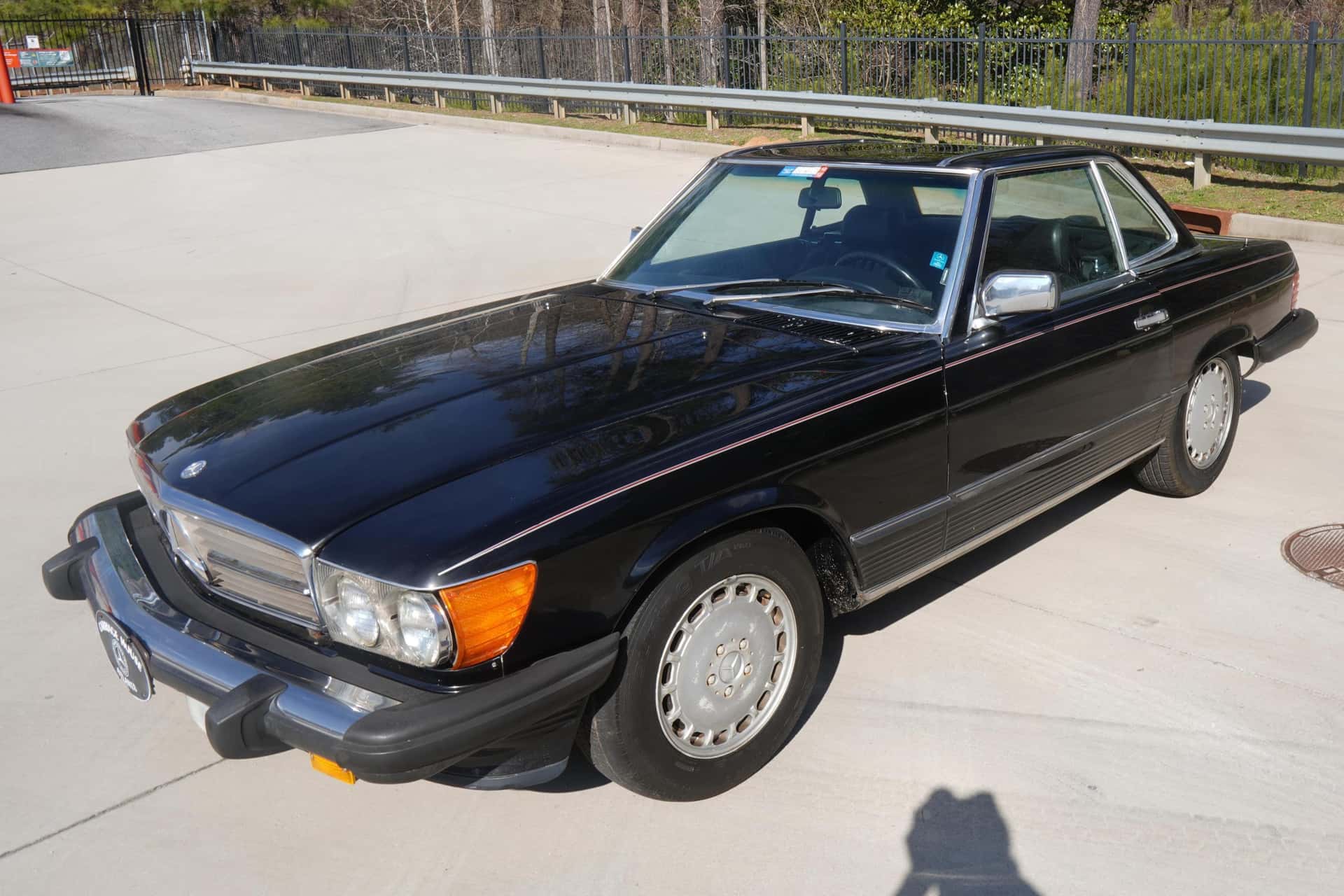 1986 Mercedes-Benz R107 SL sold for $7,300