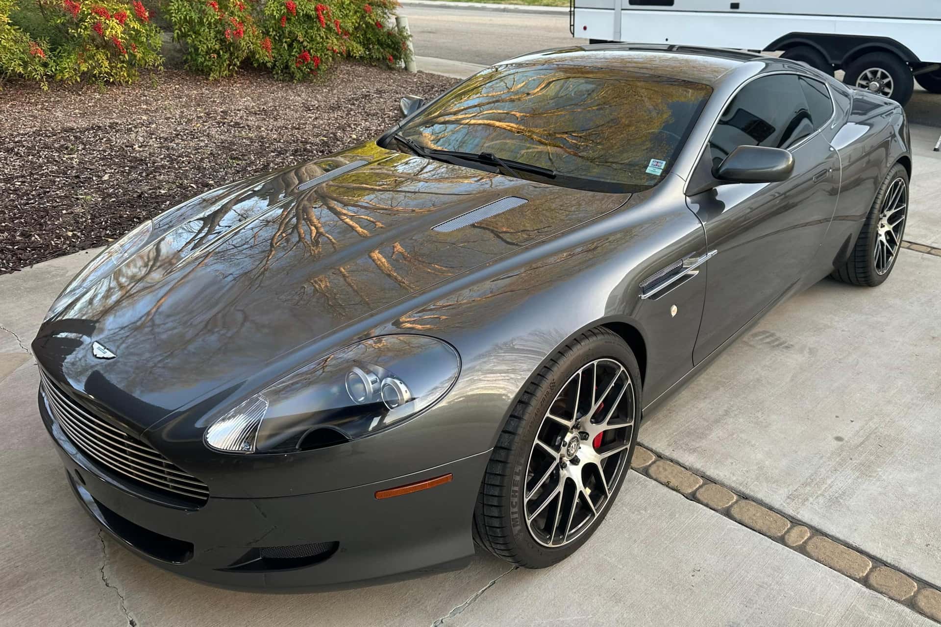2005 Aston Martin DB9 sold for $30,251