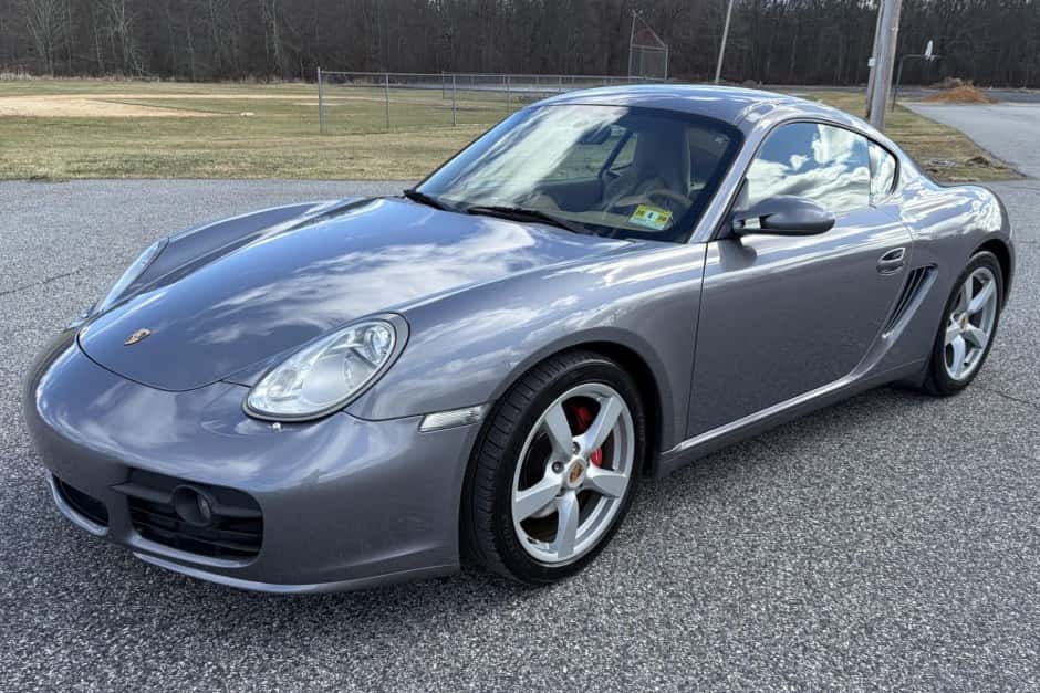 2006 Porsche 987 Cayman sold for $41,000