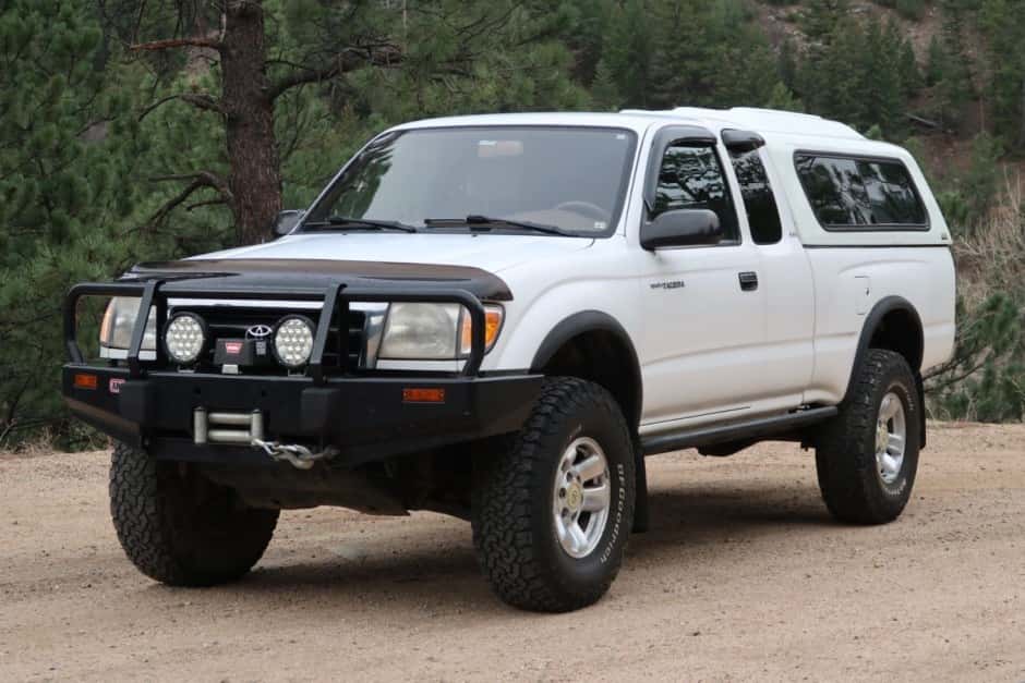 2000 Toyota Tacoma (N1X0 1995-2005) sold for $15,000