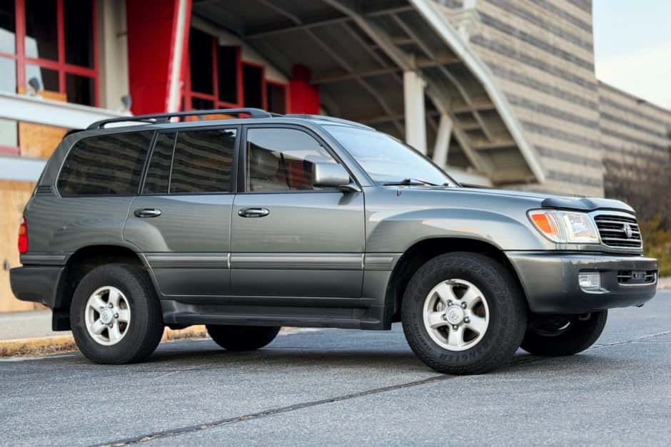 1999 Toyota Land Cruiser 100-Series sold for $45,500