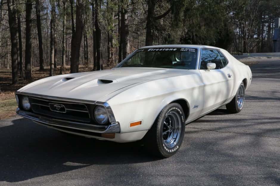 1972 Ford Mustang 1969-1973 sold for $28,100