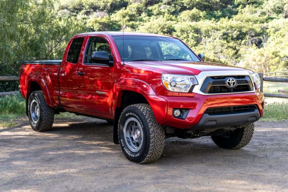 2013 Toyota Tacoma (N2X0 2005-2015) sold for $32,000