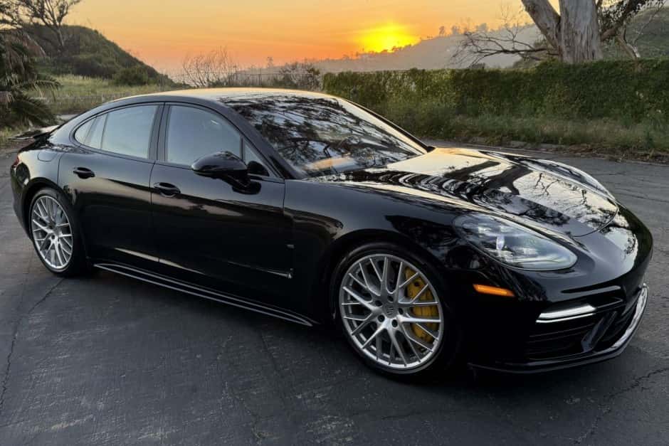 2017 Porsche Panamera sold for $51,277
