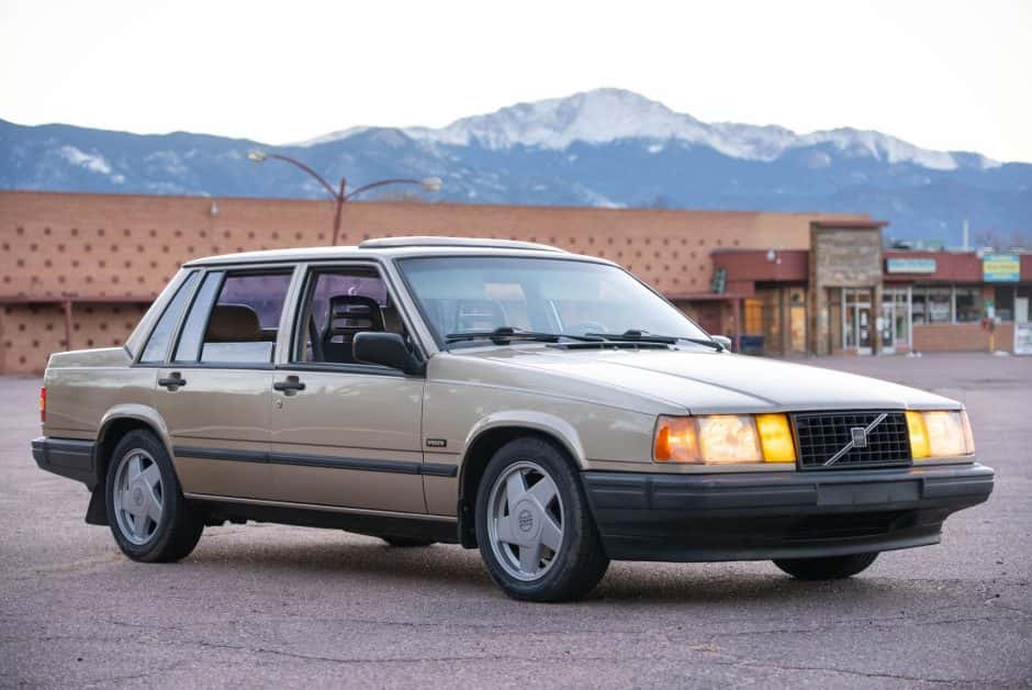 1990 Volvo 700-Series sold for $6,000