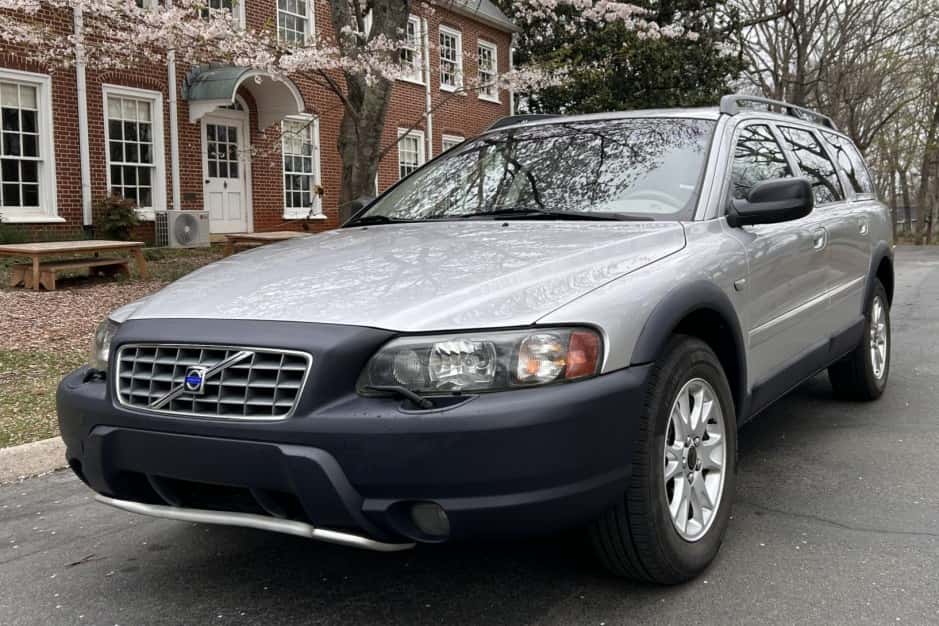 2004 Volvo XC70 sold for $7,200