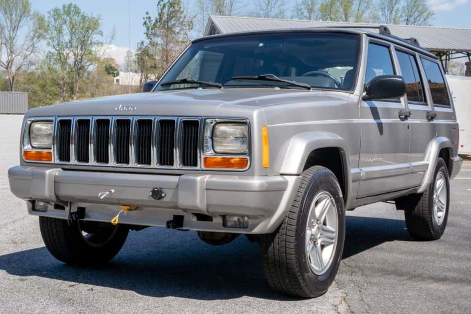 2001 Jeep XJ Cherokee sold for $22,250