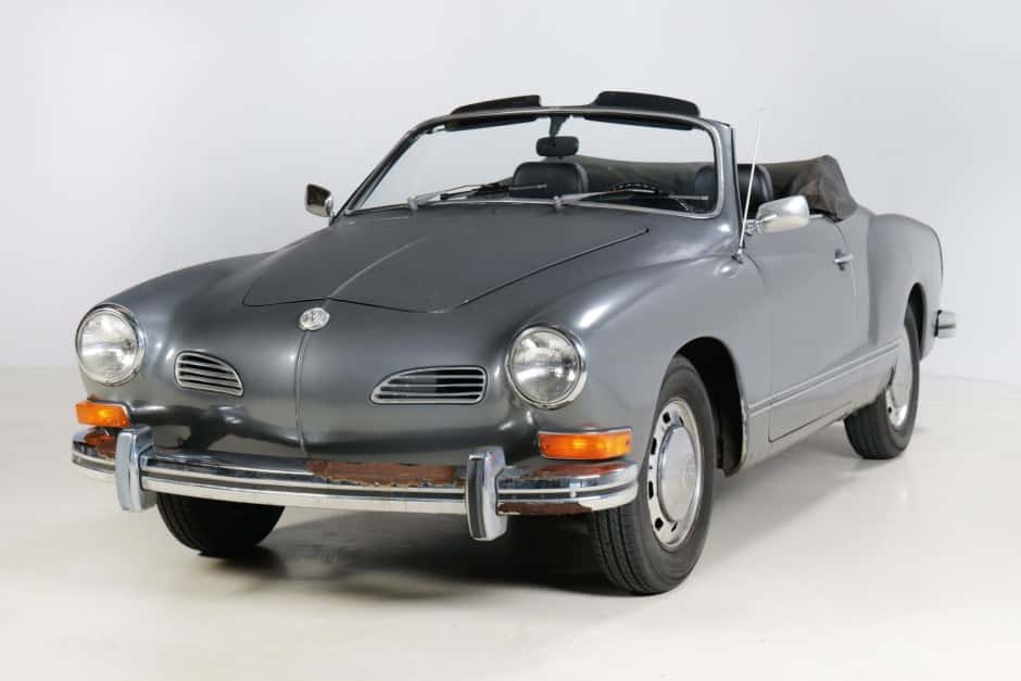 1972 Volkswagen Karmann Ghia sold for $10,500
