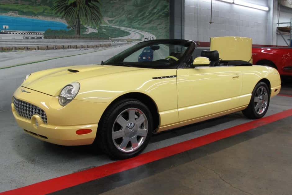 2002 Ford Thunderbird (2002-2005) sold for $10,500
