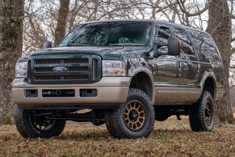 2005 Ford Excursion sold for $37,000