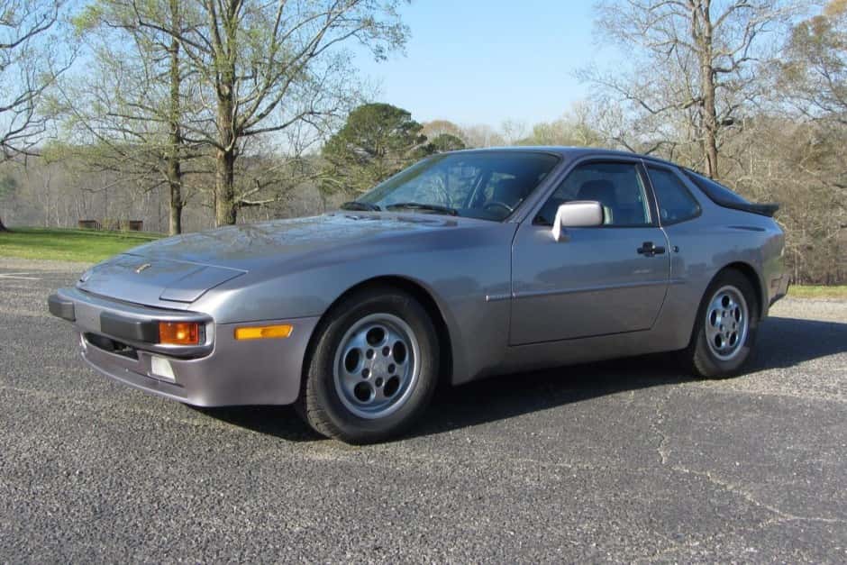 1987 Porsche 944 sold for $14,369