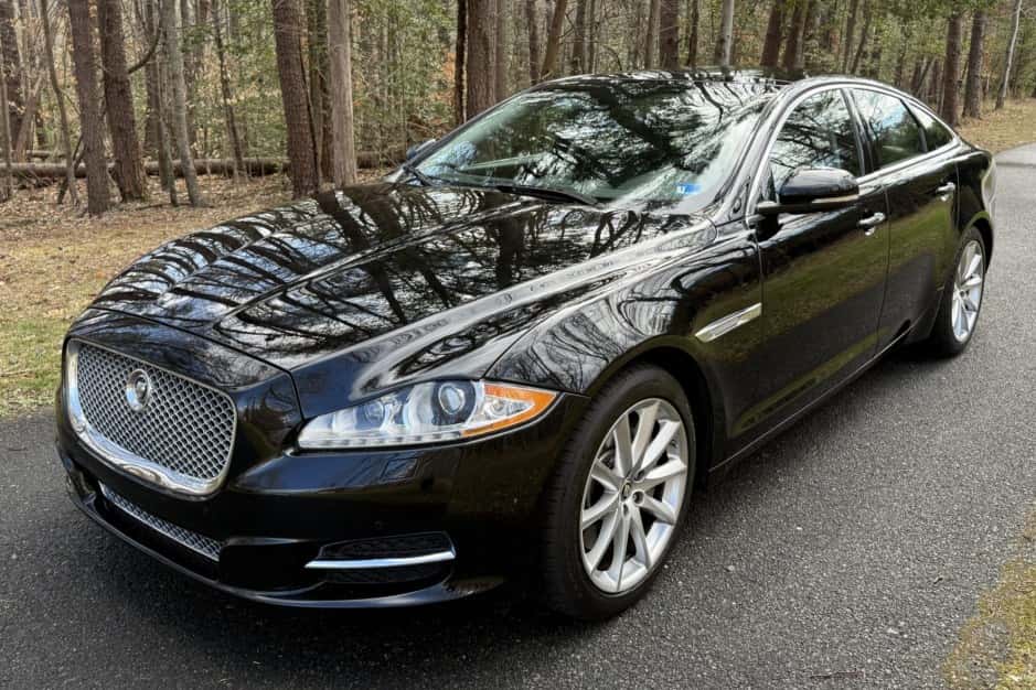 2013 Jaguar X351 XJ (2010-2019) sold for $10,000