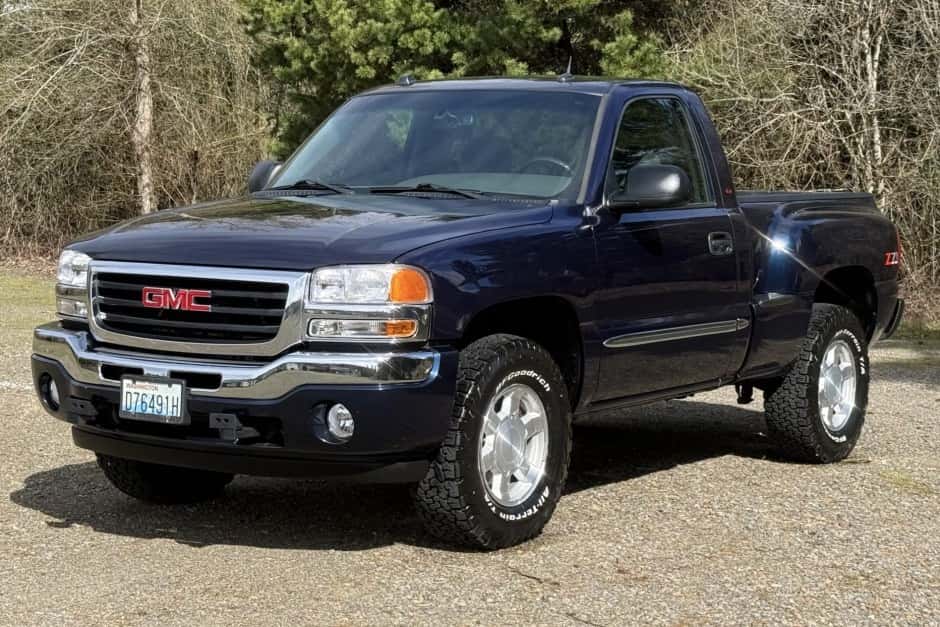 2005 GMC Sierra (GMT800 1999-2007) sold for $23,000