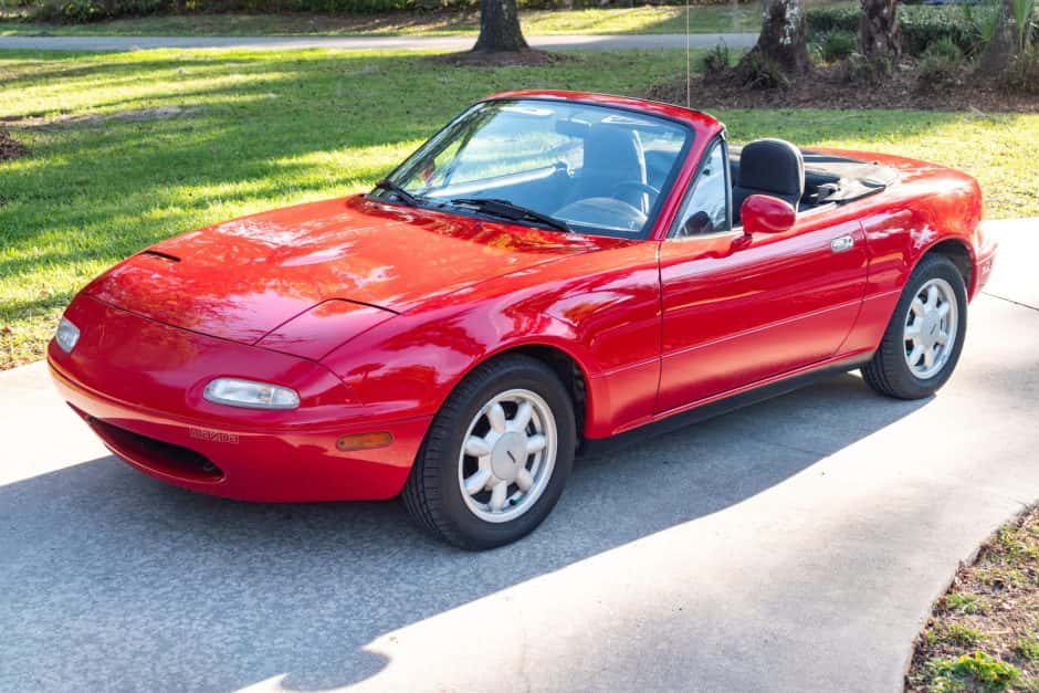 1990 Mazda NA MX-5 Miata sold for $15,000