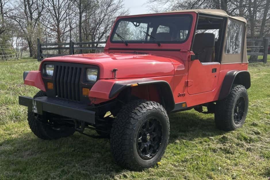 1995 Jeep Wrangler YJ (1987-1995) sold for $9,000