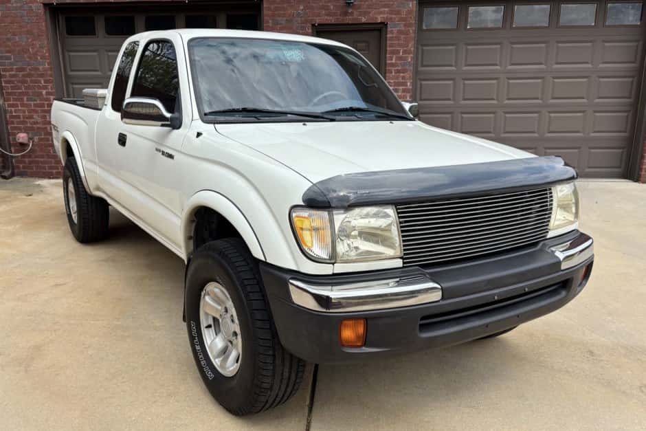 1998 Toyota Tacoma (N1X0 1995-2005) sold for $13,750