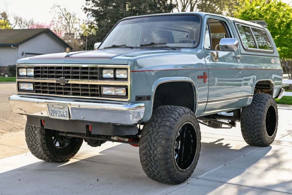 1990 Chevrolet K5 Blazer 1973-1991 sold for $27,250