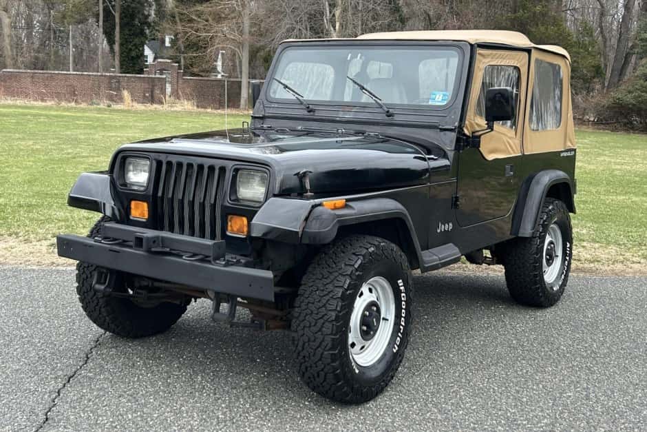 1991 Jeep Wrangler YJ (1987-1995) sold for $7,300