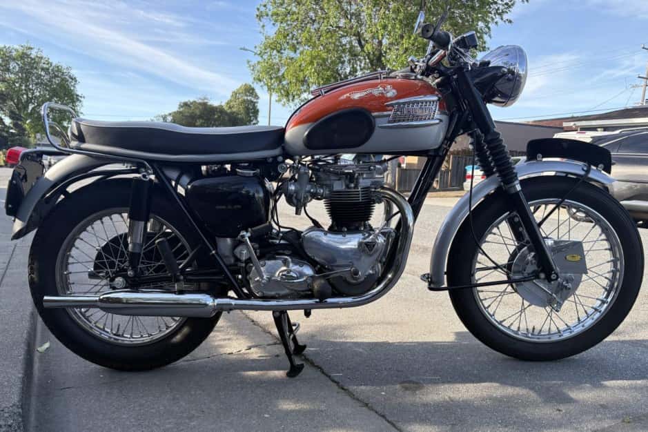 1962 Triumph Bonneville T120 sold for $8,500
