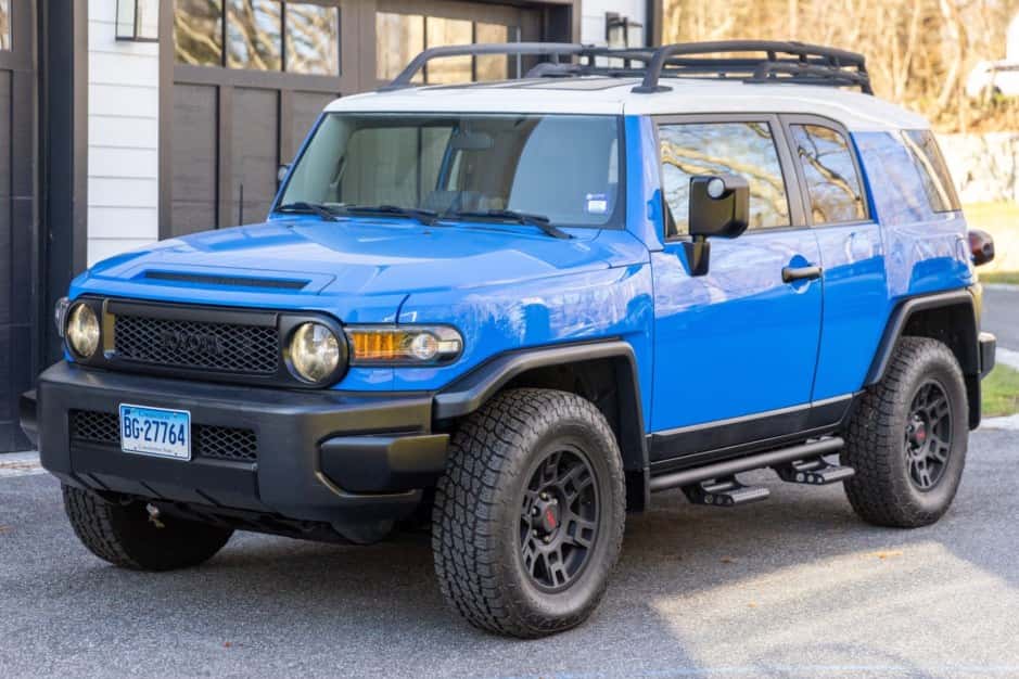 2007 Toyota FJ Cruiser sold for $17,750