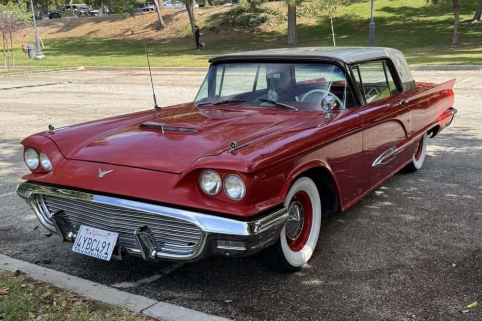 1959 Ford Thunderbird (1958-1960) sold for $9,700