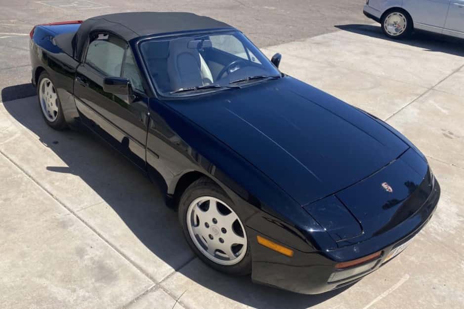 1990 Porsche 944 sold for $13,750