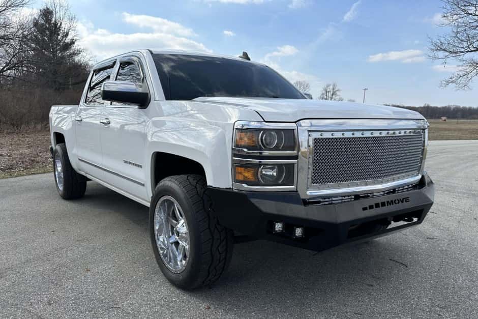 2015 Chevrolet Silverado K2XX (2014-2019) sold for $15,250