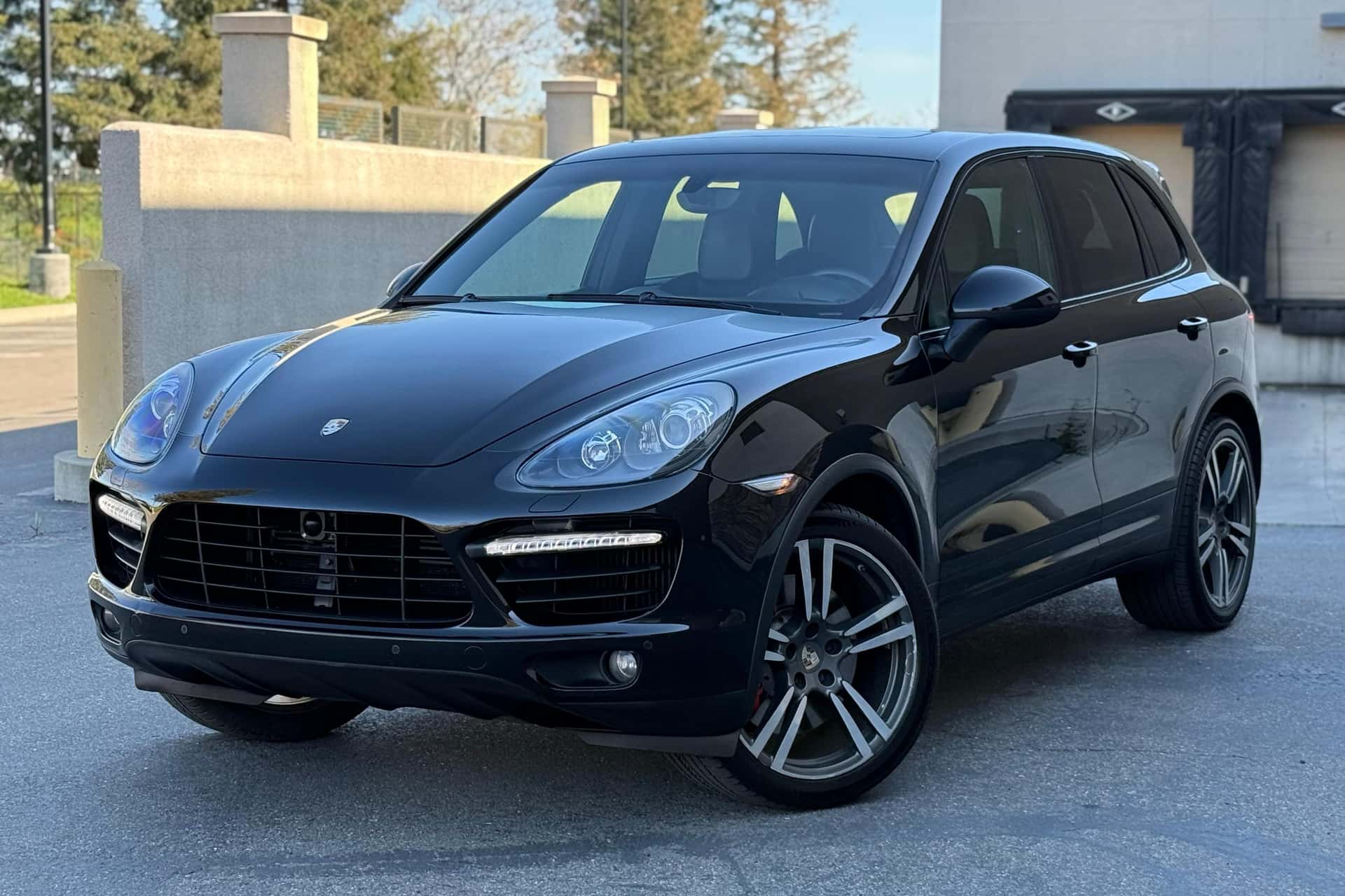 2013 Porsche Cayenne sold for $13,100