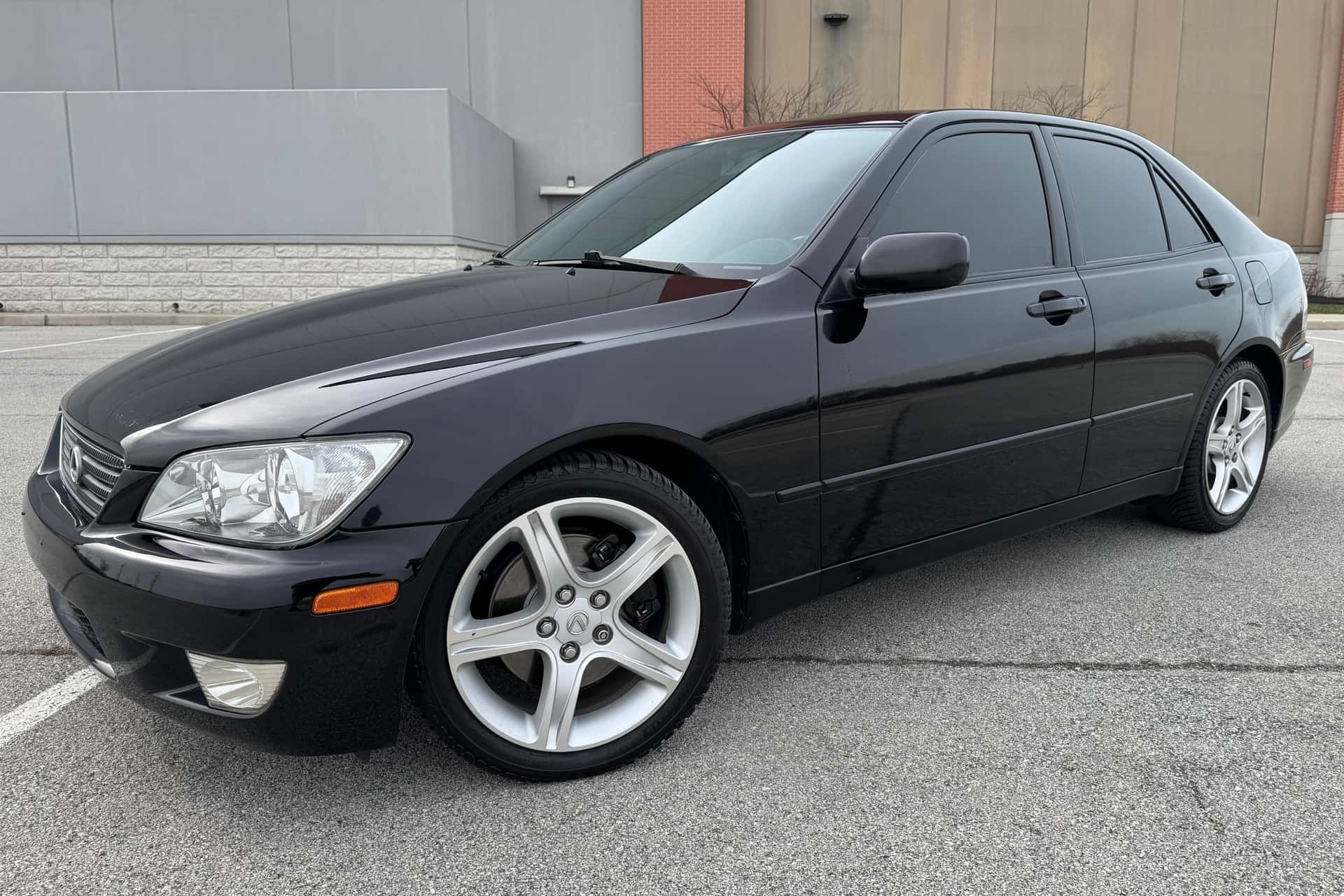 2001 Lexus IS sold for $13,600