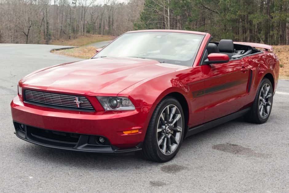 2011 Ford Mustang S197 2005-2014 sold for $29,000