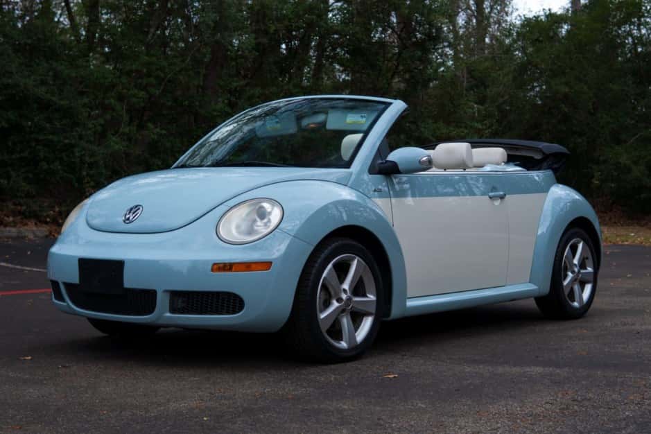 2010 Volkswagen New Beetle (1998-2010) sold for $27,000